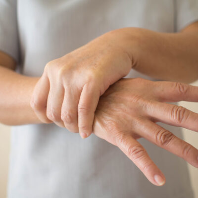 6 Early Warning Signs of Parkinson’s